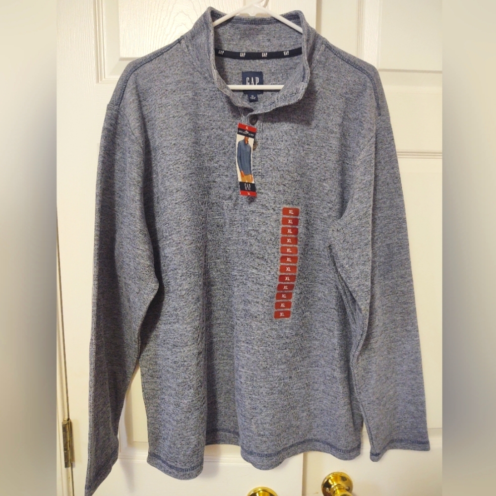 Gap 3 button mock neck Henley style pullover